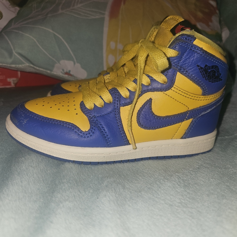 Jordan Kids Sneakers in Blue and Yellow - Picture 5 of 13